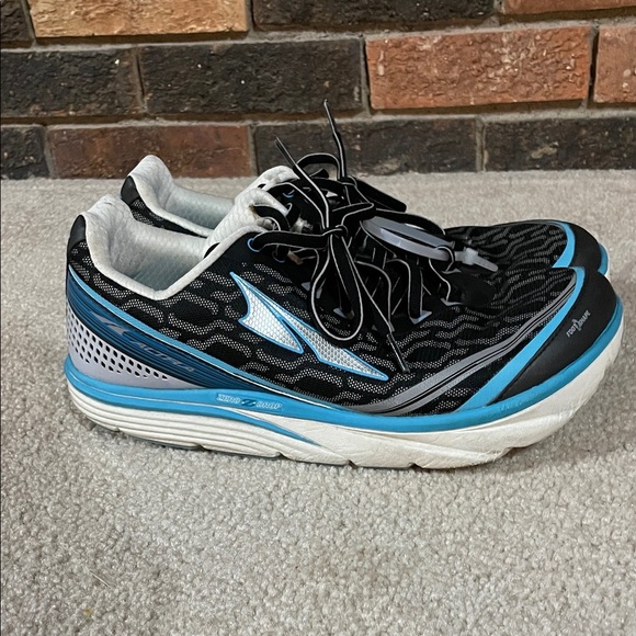 Altra Shoes - Altra Women's Torin iQ Sneakers - Black, Teal & White‎